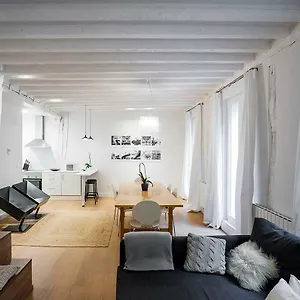 Minimalista En El Corazon De Bilbao